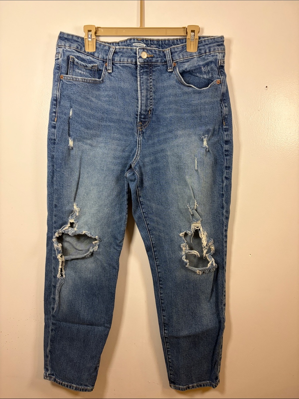 Old Navy Ripped Boyfriend Jeans in Medium Blue